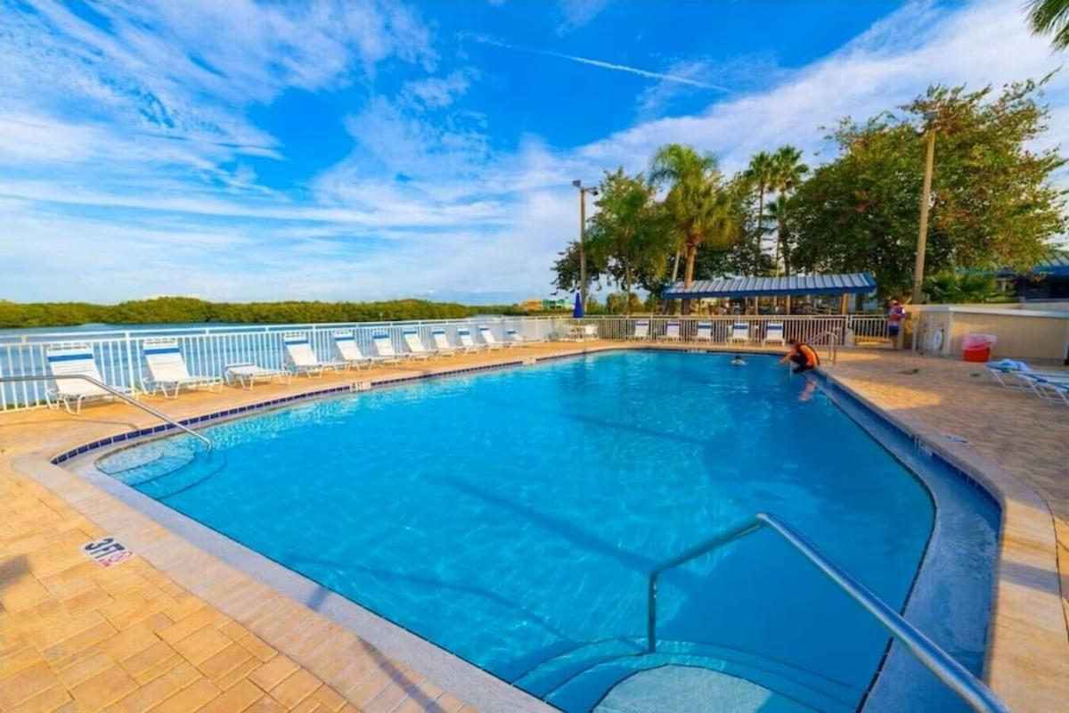 Beautiful New Luxury Townhome With Private Beach And Swimming Pools Ruskin Bagian luar foto