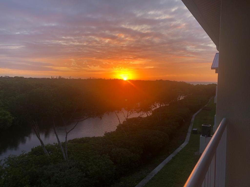 Beautiful New Luxury Townhome With Private Beach And Swimming Pools Ruskin Bagian luar foto