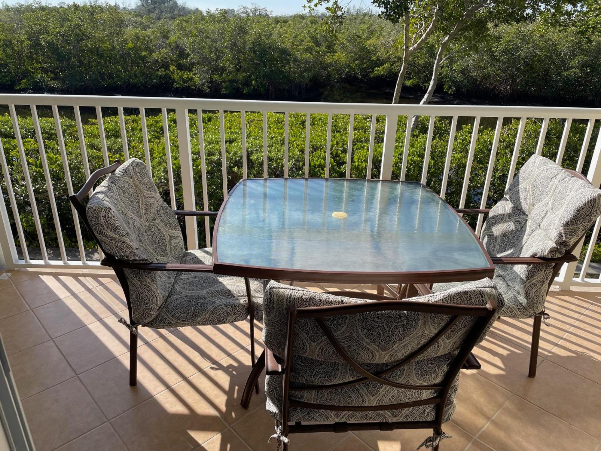 Beautiful New Luxury Townhome With Private Beach And Swimming Pools Ruskin Bagian luar foto